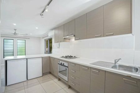 UNFURNISHED UNIT CLOSE TO THE HOSPITAL - Photo 5