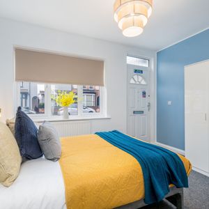 Room1 – Nuneaton - Photo 2