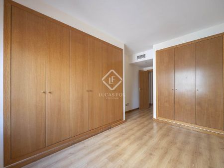 Valencia, Valencian Community 46011 - Photo 3