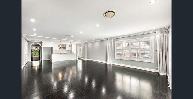 Elegant Family Home with Self-Contained Apartment - Photo 1