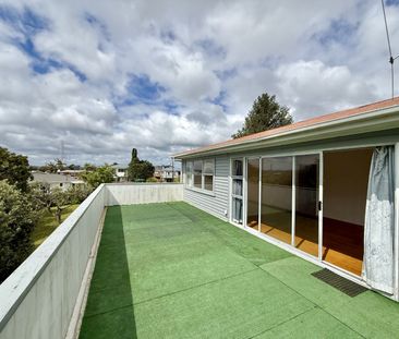 Spacious Family Home - Photo 2