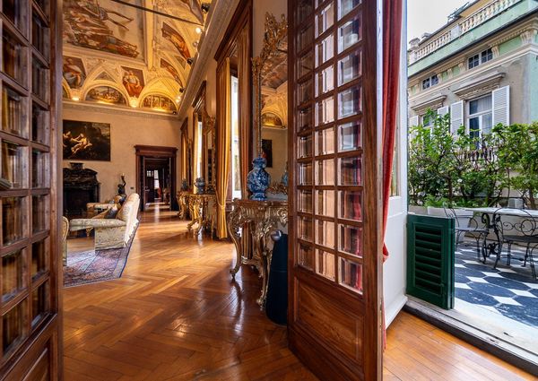 Appartamento in Piazza della Meridiana a Genova