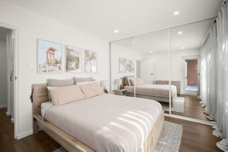 “Stylish & convenient” - Photo 3