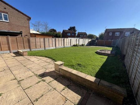 3 bedroom detached house to rent - Photo 4