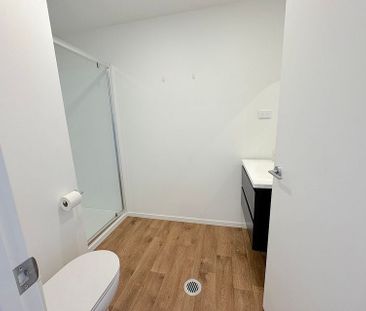 Three years young home with Homestar 6 rating - Photo 5