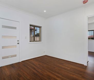 Modern Free Standing Flat - Photo 1