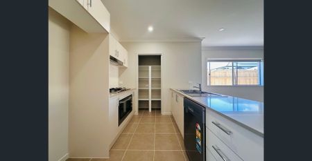 Great family home at Greenbank with every convenience you need - Photo 5