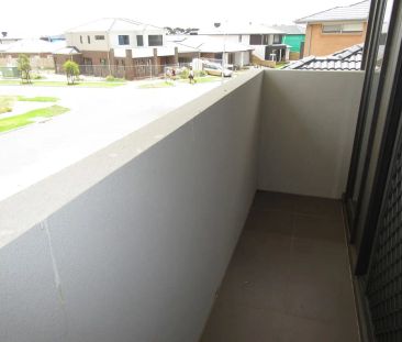 “As New Modern Townhouse” - Photo 6