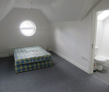 7 Kingsway Court, Dunmurry, BT17 9SE - Photo 3