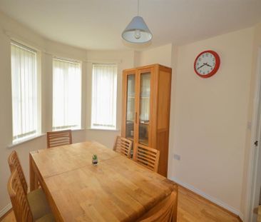 4 Bedroom Detached To Let - Photo 3