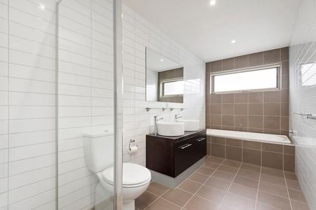 3/52 Liberty Parade, Ivanhoe - Photo 2