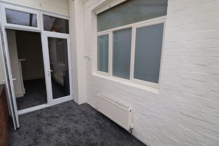 1 bedroom in a house share to rent - Photo 5