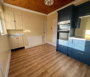 3 bedroom semi-detached house to rent - Photo 6