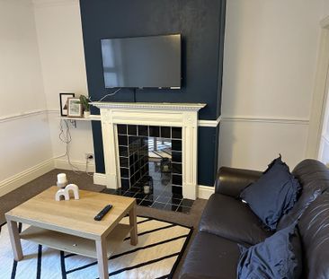 4 bedroom terraced house to rent - Photo 2