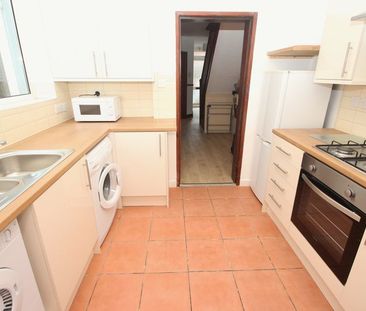 Charminster, Bournemouth - Photo 6