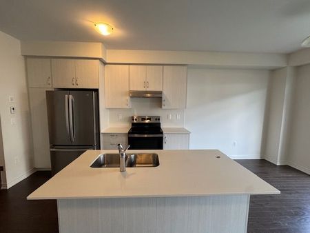 For Lease - 65 Phoenix Boulevard, Barrie, Ontario - Photo 5