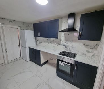 Room in a Shared House, Durham Road, E16 - Photo 5