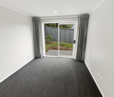 Modern three bedroom home in Hunua Views! - Photo 1