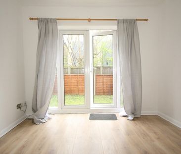 Woodlands Court, Woking - Photo 6