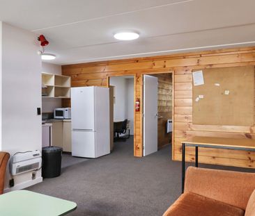 5 BEDROOM LIVING! - Photo 3