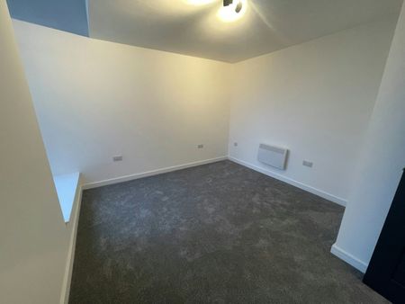 Flat to rent on - Photo 2