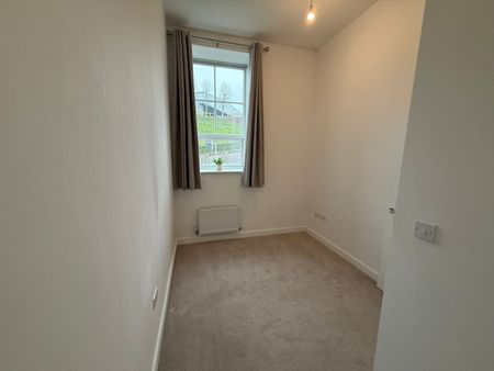 2 Bed Semi-Detached House, Bobbin Row, LS12 - Photo 2