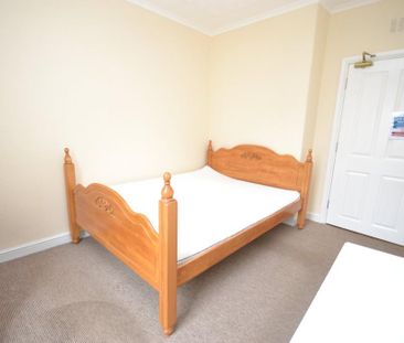 3 bedroom flat to rent - Photo 6
