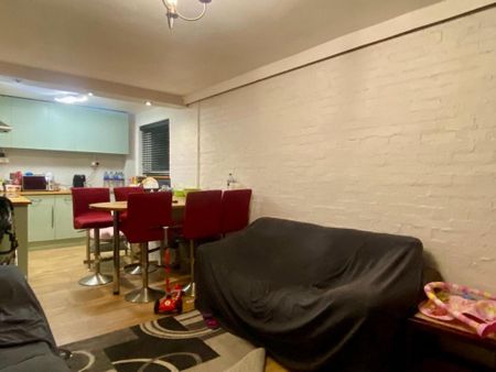 1 bedroom flat to rent - Photo 2