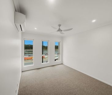 A HOME WITH A DIFFERENCE! UNIQUE DESIGN, GENEROUS SPACE & BEAUTIFUL... - Photo 4