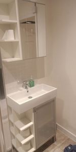 Room in a Shared House, Anstey Grove, B27 - Photo 3