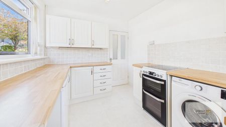 3 bedroom semi-detached house to rent - Photo 4