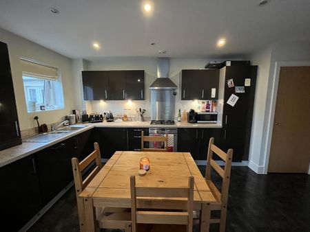 2 bedroom apartment to rent - Photo 4