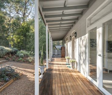 Fully Furnished Coastal-Style Retreat in Red Hill - Photo 3
