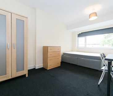 Kelso Gardens, Hyde Park, Leeds - Photo 5