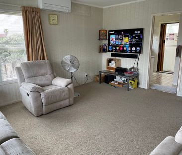 2 Bedroom - Fully Renovated Home in Top street - Photo 3