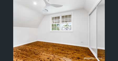 Move-In Ready Modern Family Home with Backyard in Peaceful Blaxland Location - Photo 2