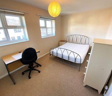 4 bedroom terraced house to rent - Photo 5