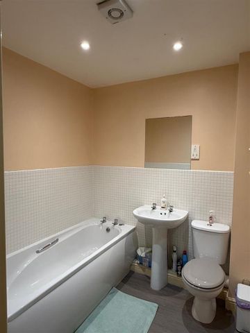 2 bedroom flat to rent - Photo 3