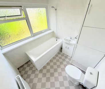 3 bedroom semi-detached house to rent - Photo 6