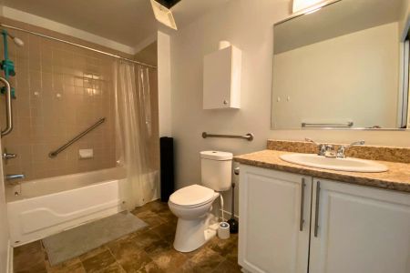 Sandy Hill Apartments — Bachelor - Photo 5
