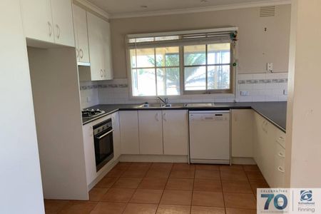 QUAINT FAMILY HOME - Photo 3