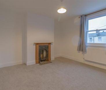 4 bedroom terraced house to rent - Photo 5