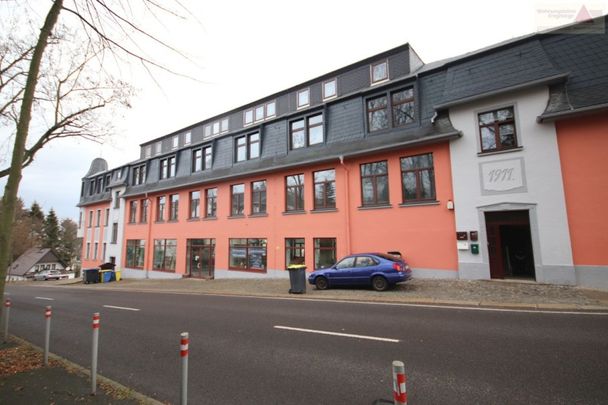 Viel Platz für Sie!! Große 5-Raum-Wohnung mit viel Potential!! - Photo 1