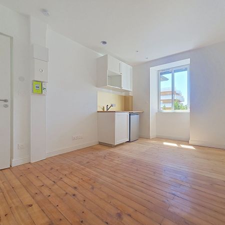 Location Appartement 1 pièce 17m² - Photo 3