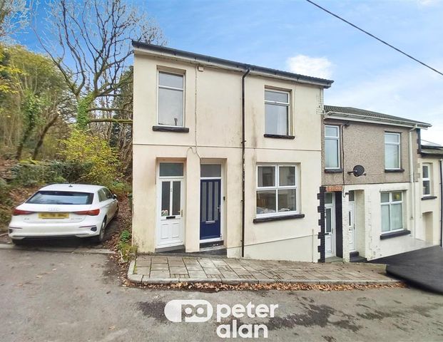 Wordsworth Street, Cwmaman, Aberdare - Photo 1