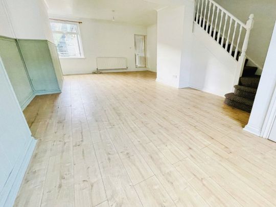 Woodside Crescent, EBBW VALE - Photo 1