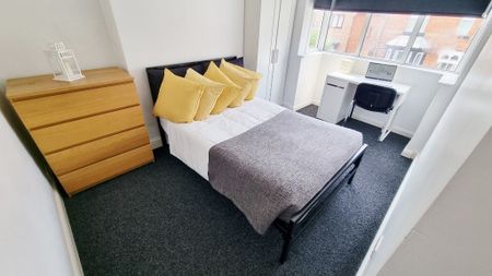 4 Bed Detached House, Greenfield Street, NG7 - Photo 4