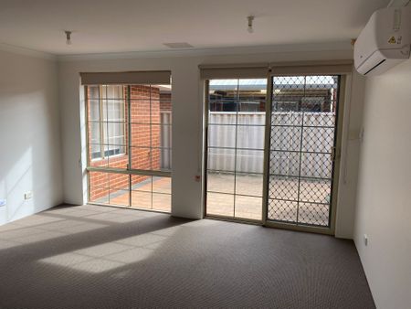 The Perfect Seaforth Gardens Villa **Open Monday 03/11 4.00pm to 4.15pm** - Photo 4