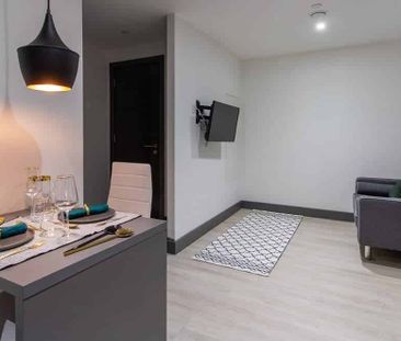 Premium 2 Bed Apartment - Photo 4