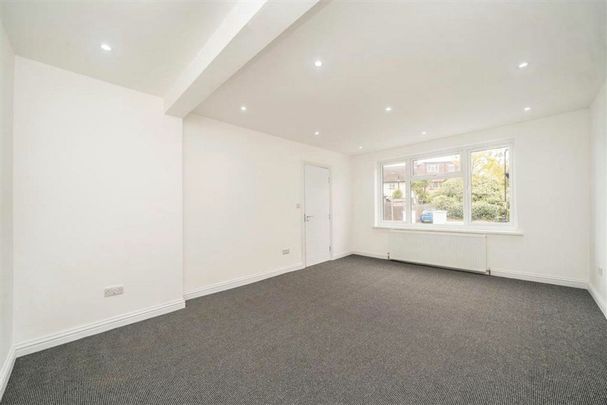 Marvels Lane, Lee, SE12 - Photo 1